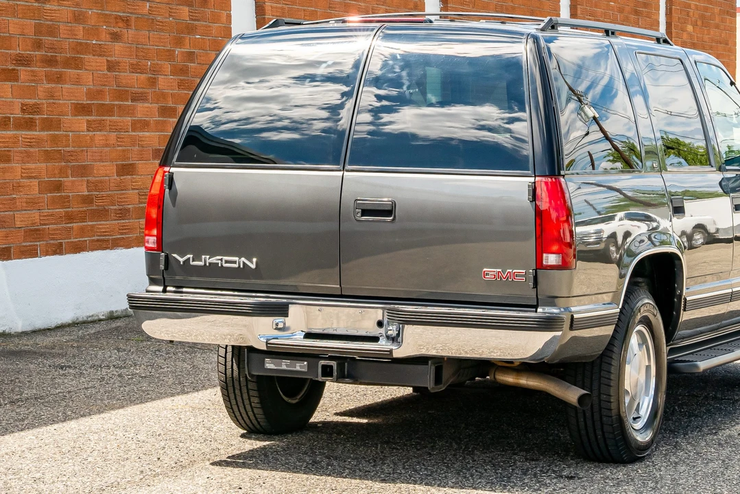 1999 GMC Yukon 1st Gen - Image 9 of 31