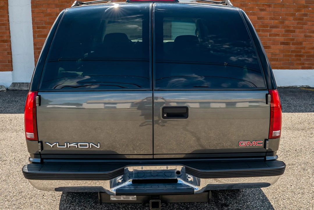 1999 GMC Yukon 1st Gen - Image 2 of 31