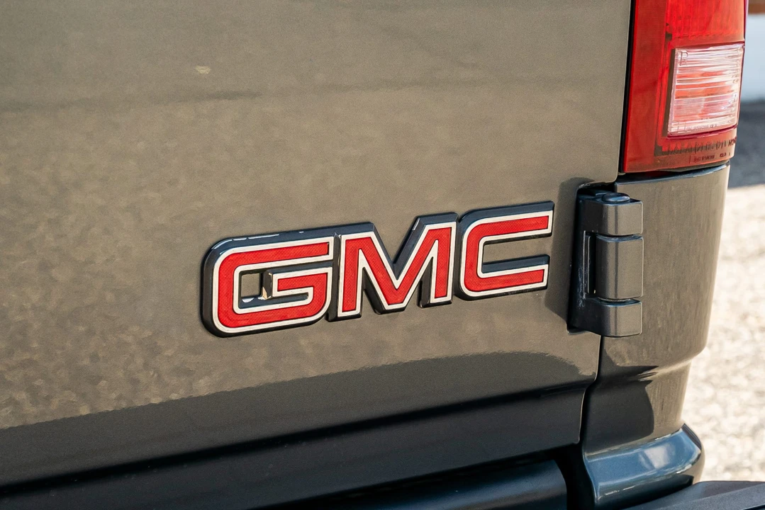 1999 GMC Yukon 1st Gen - Image 28 of 31