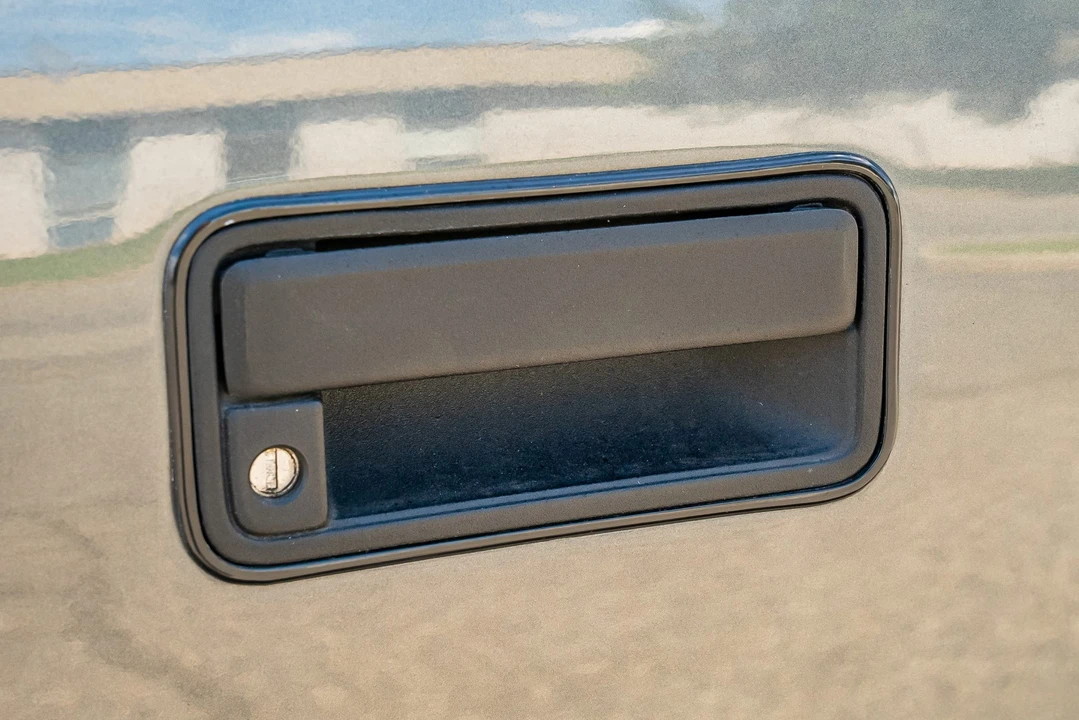 1999 GMC Yukon 1st Gen - Image 26 of 31