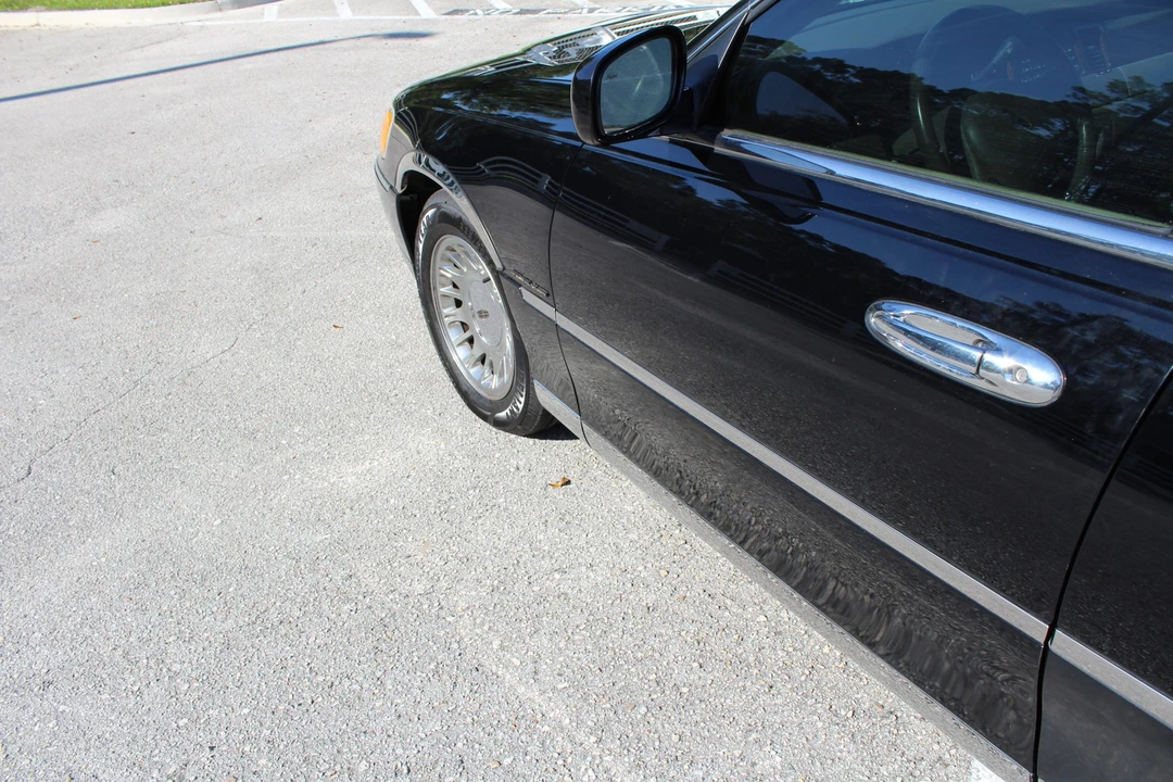 1999 Lincoln Town Car - Image 25 of 31