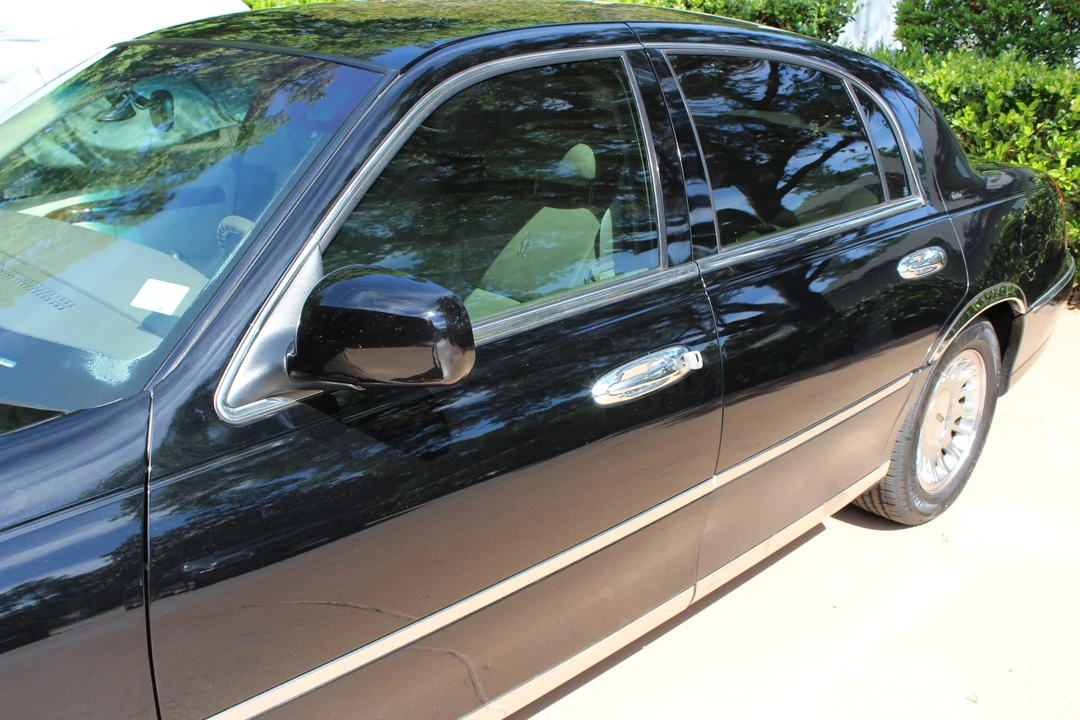 1999 Lincoln Town Car - Image 20 of 31