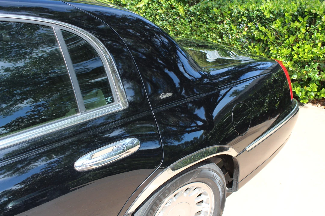 1999 Lincoln Town Car - Image 22 of 31