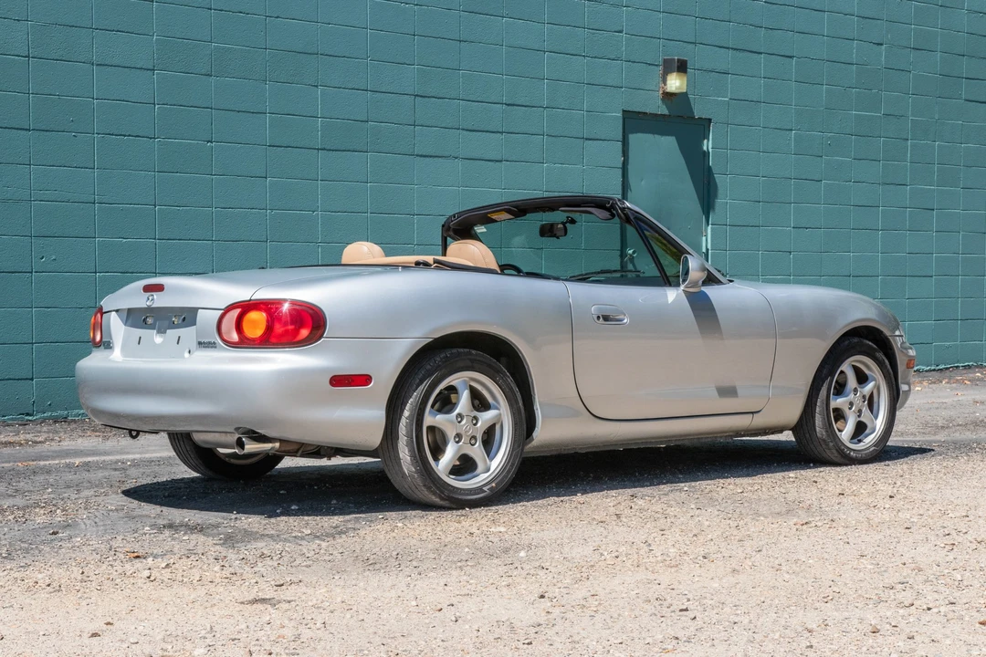 1999 Mazda NB MX-5 Miata - Image 5 of 31