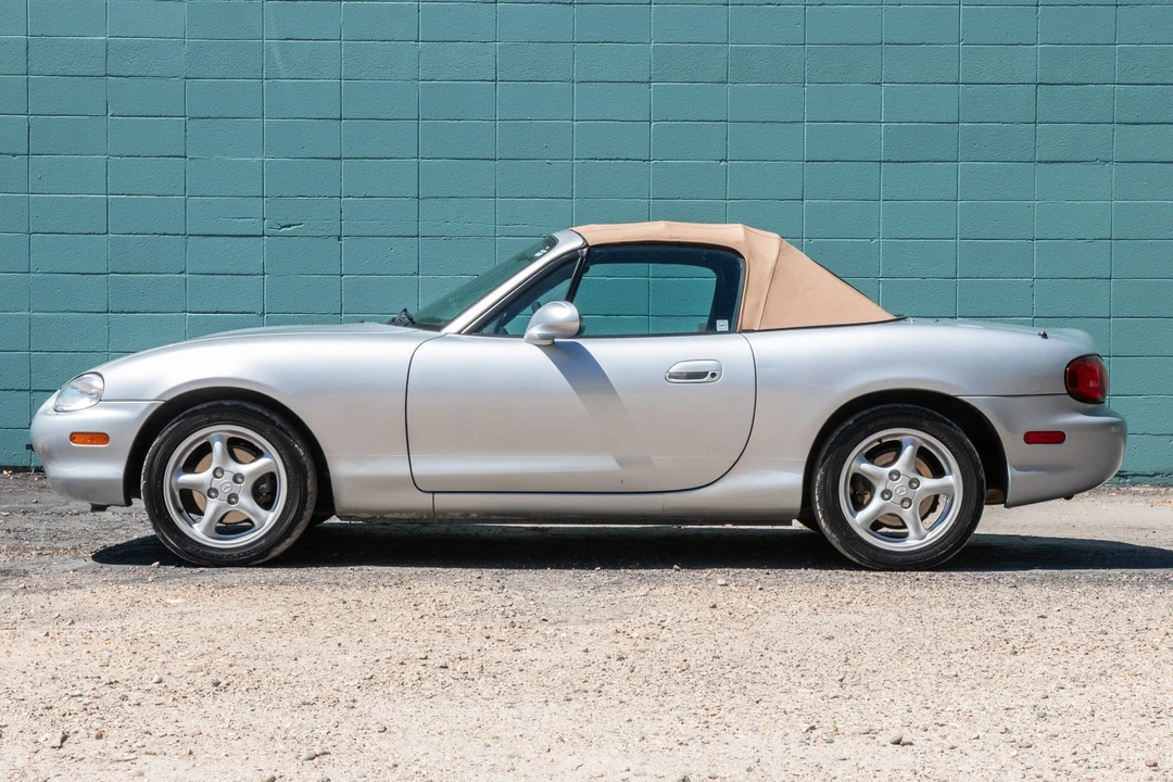 1999 Mazda NB MX-5 Miata - Image 16 of 31