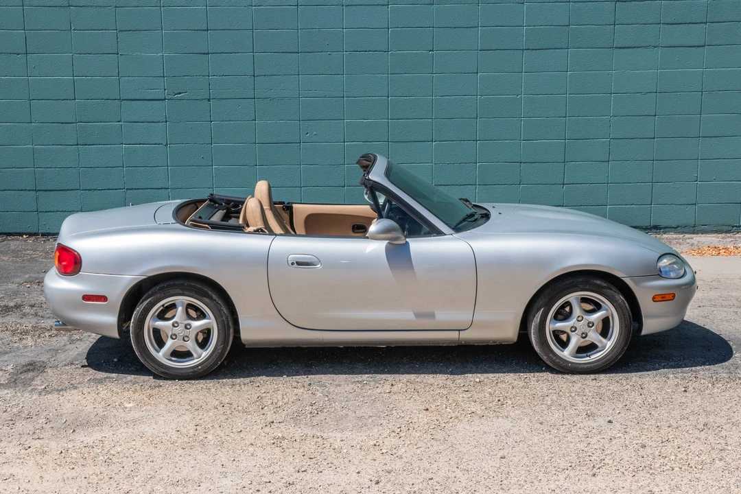 1999 Mazda NB MX-5 Miata - Image 4 of 31