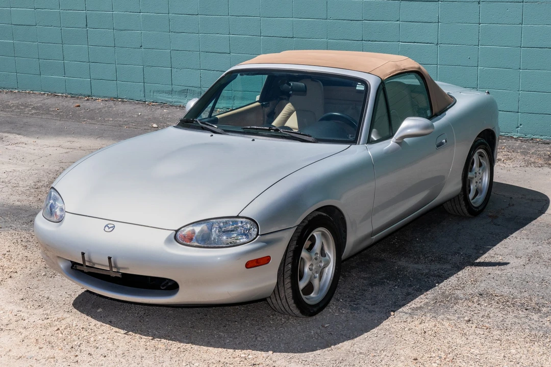 1999 Mazda NB MX-5 Miata - Image 9 of 31