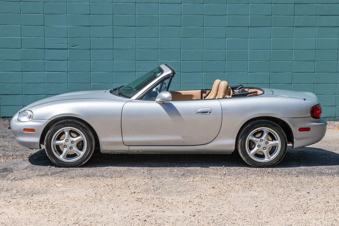1999 Mazda NB MX-5 Miata - Image 8 of 31