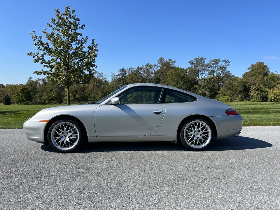 1999 Porsche 996 Carrera 4 - Image 16 of 31