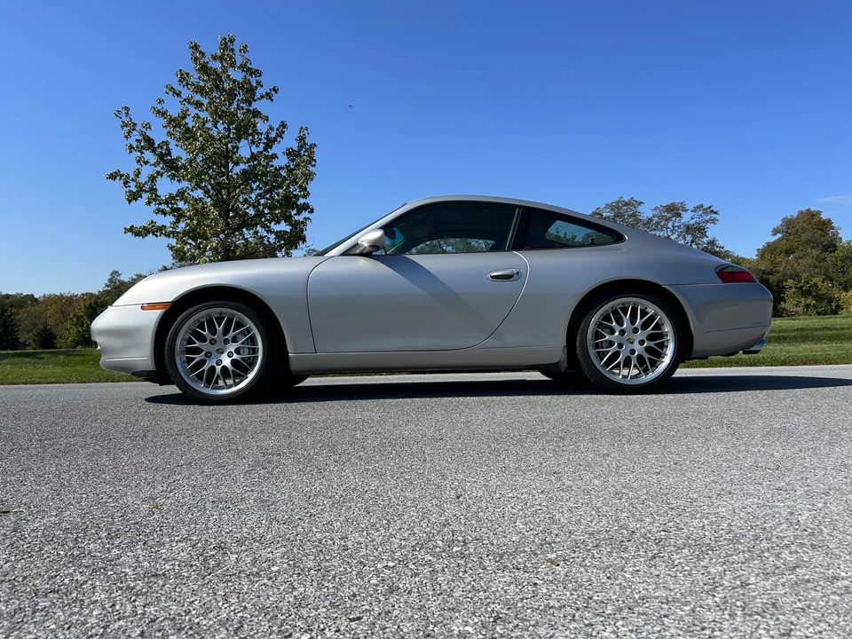 1999 Porsche 996 Carrera 4 - Image 10 of 31