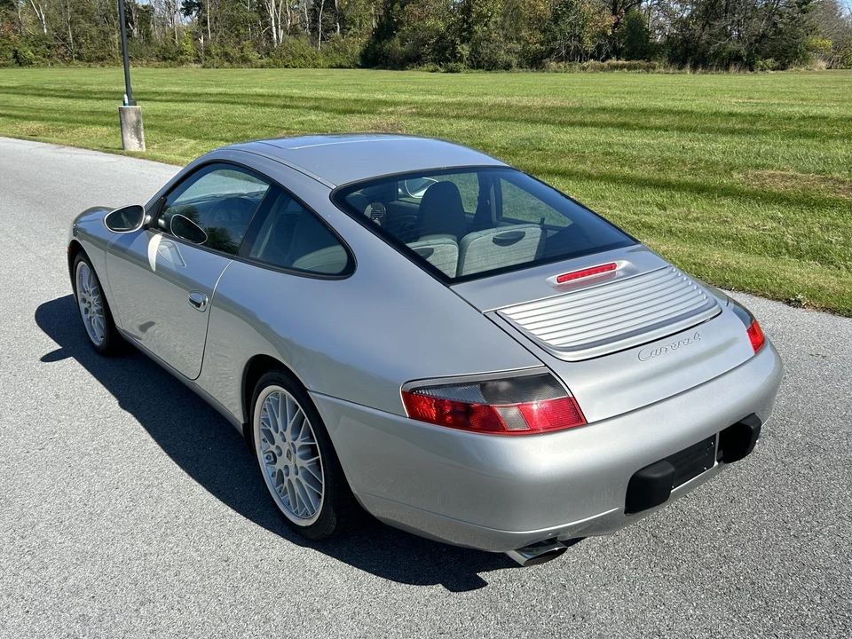 1999 Porsche 996 Carrera 4 - Image 26 of 31