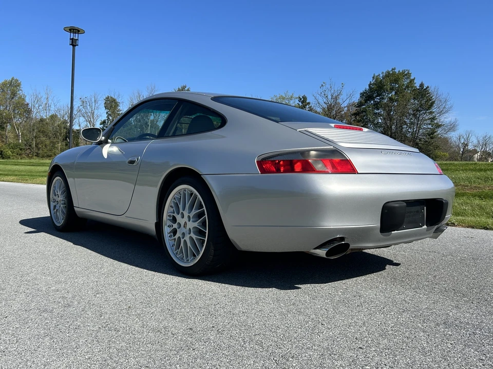 1999 Porsche 996 Carrera 4 - Image 24 of 31