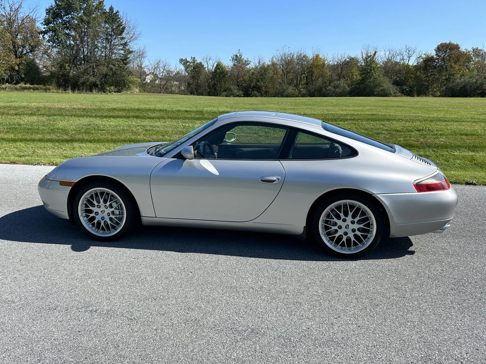 1999 Porsche 996 Carrera 4 - Image 18 of 31