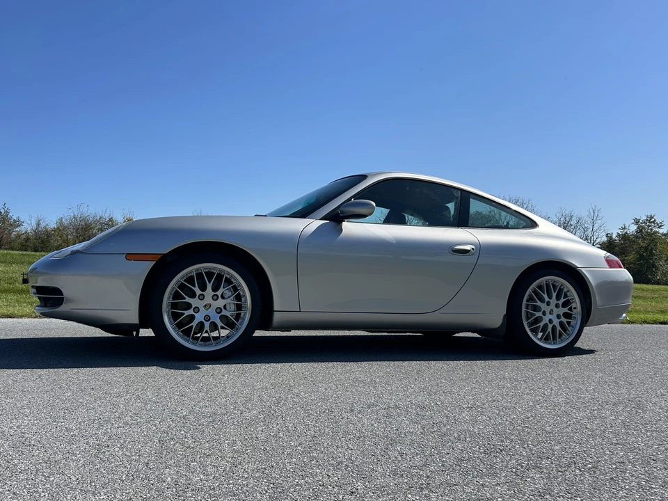 1999 Porsche 996 Carrera 4 - Image 11 of 31