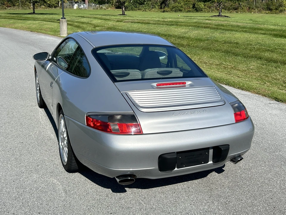 1999 Porsche 996 Carrera 4 - Image 27 of 31