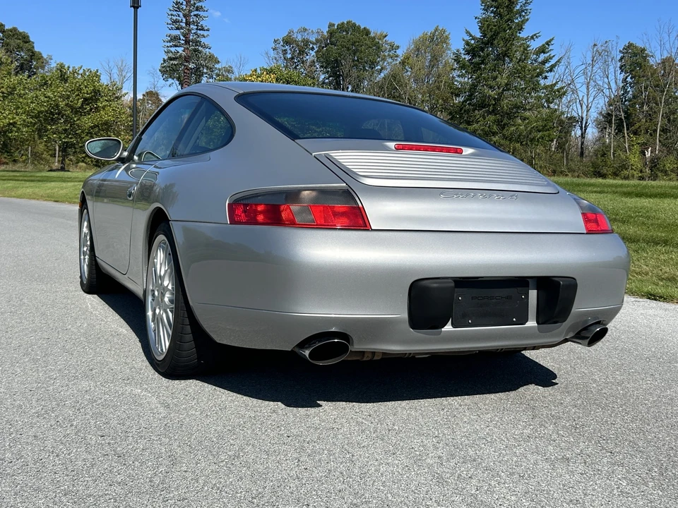 1999 Porsche 996 Carrera 4 - Image 28 of 31