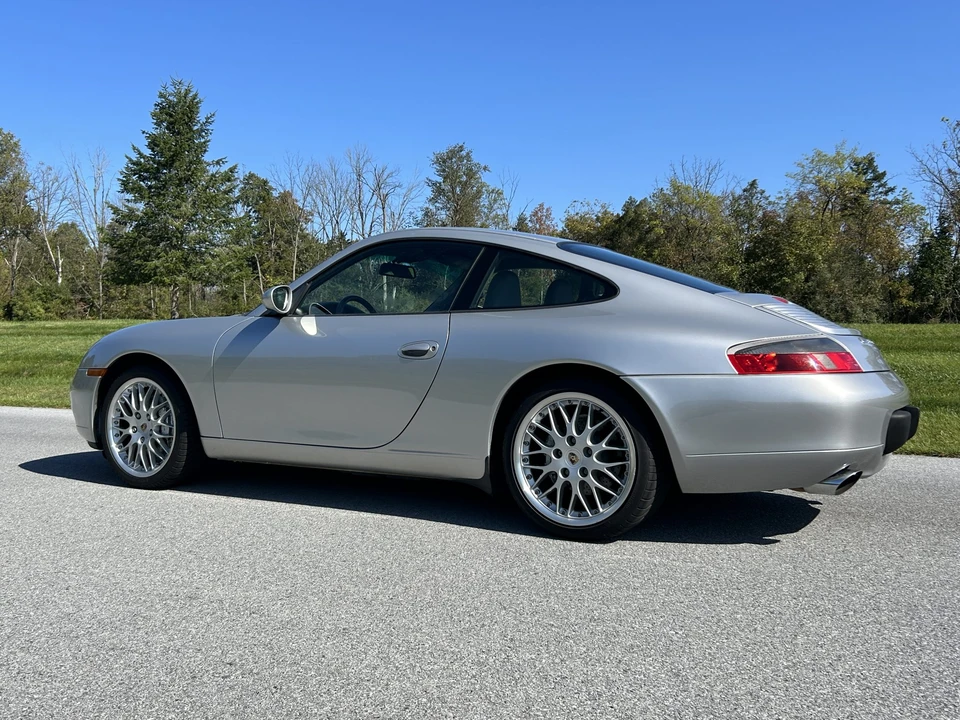1999 Porsche 996 Carrera 4 - Image 22 of 31