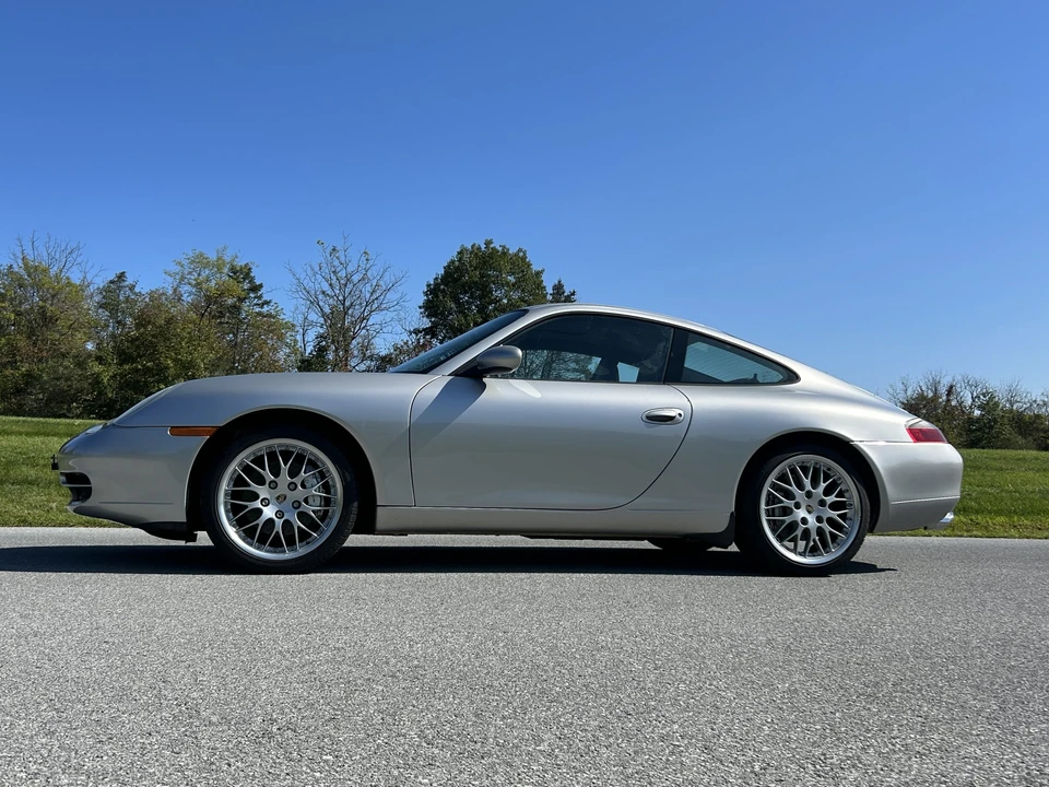 1999 Porsche 996 Carrera 4 - Image 14 of 31