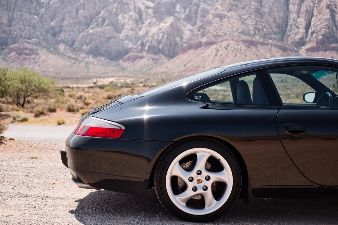 1999 Porsche 996 Carrera - Image 16 of 31