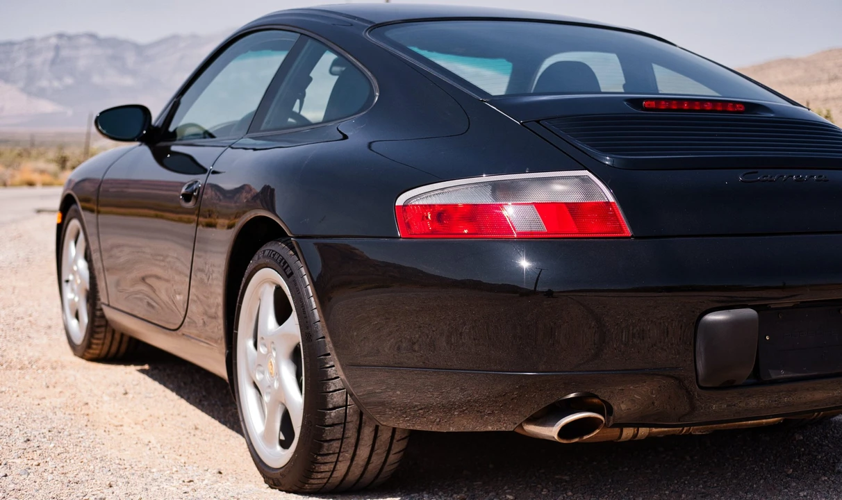 1999 Porsche 996 Carrera - Image 19 of 31