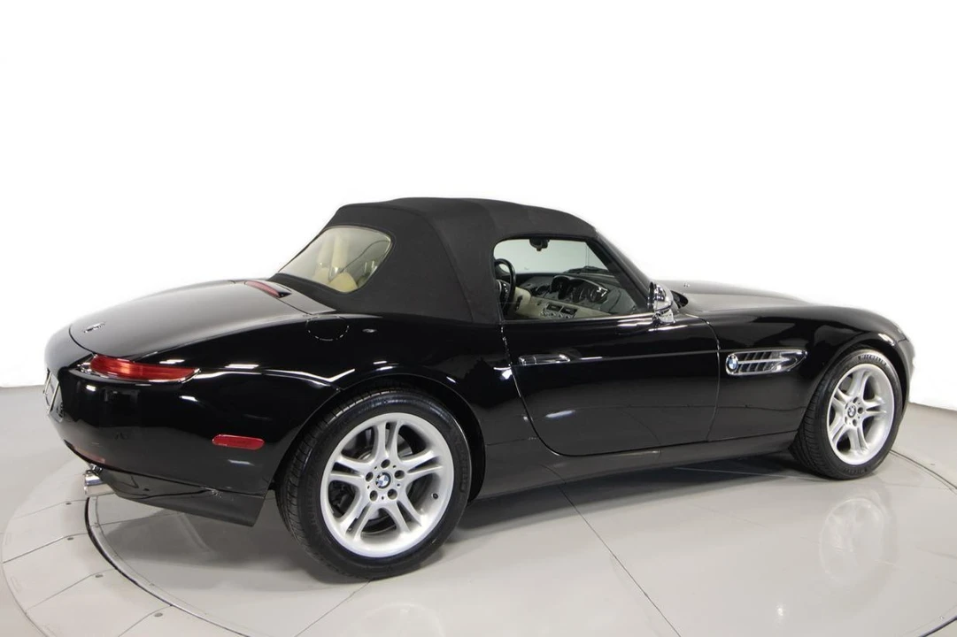 2000 BMW Z8 - Image 2 of 7