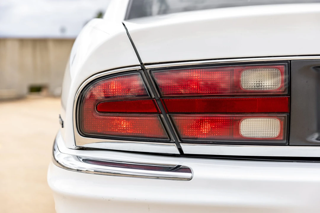 2000 Buick Park Avenue - Image 27 of 31