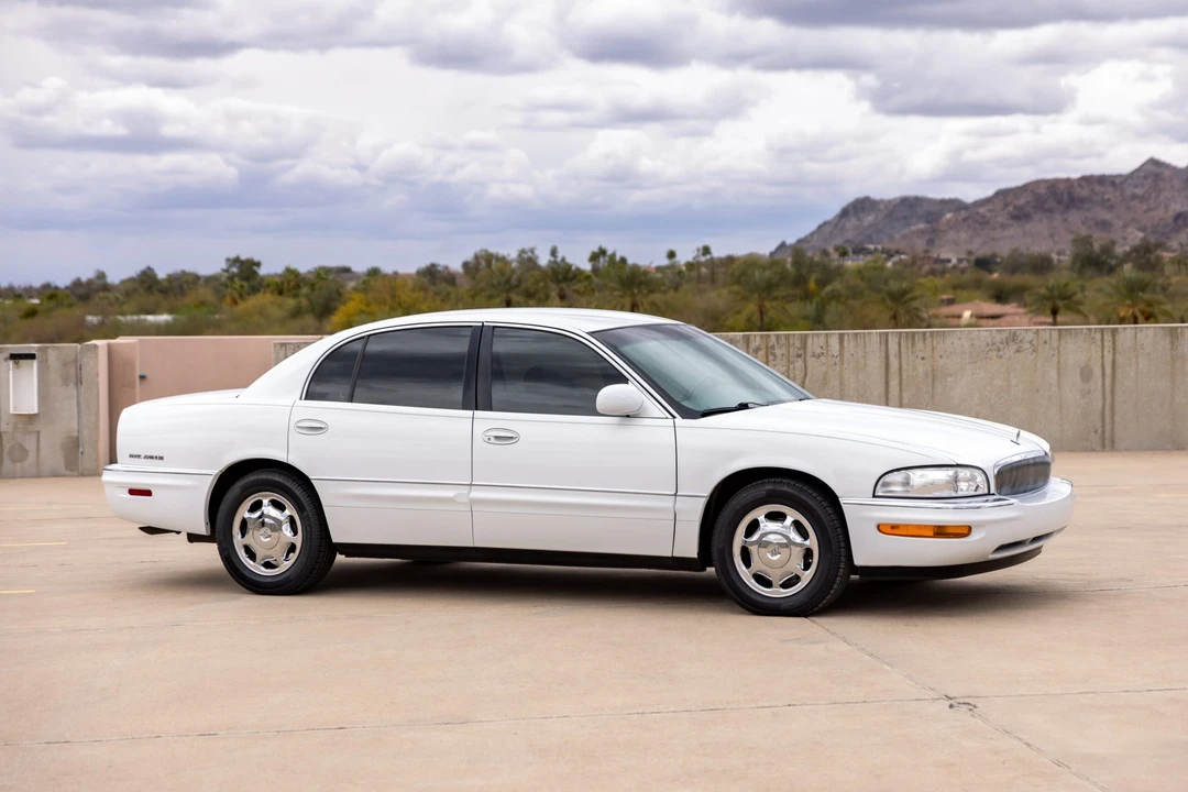 2000 Buick Park Avenue - Image 3 of 31