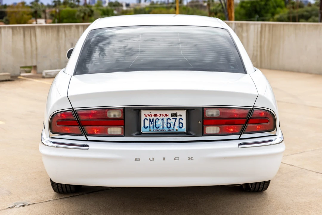 2000 Buick Park Avenue - Image 26 of 31