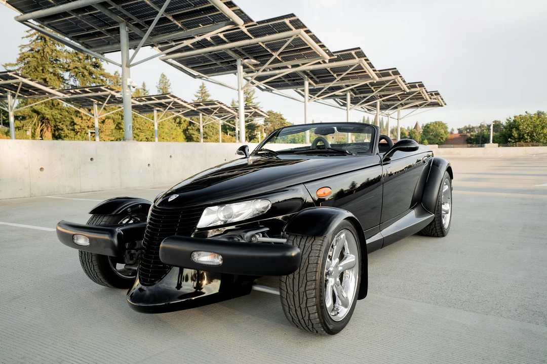 2000 Plymouth Prowler - Image 2 of 31