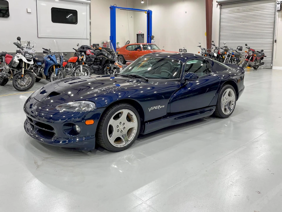 2001 Dodge Viper GTS 2nd Gen - Image 16 of 31