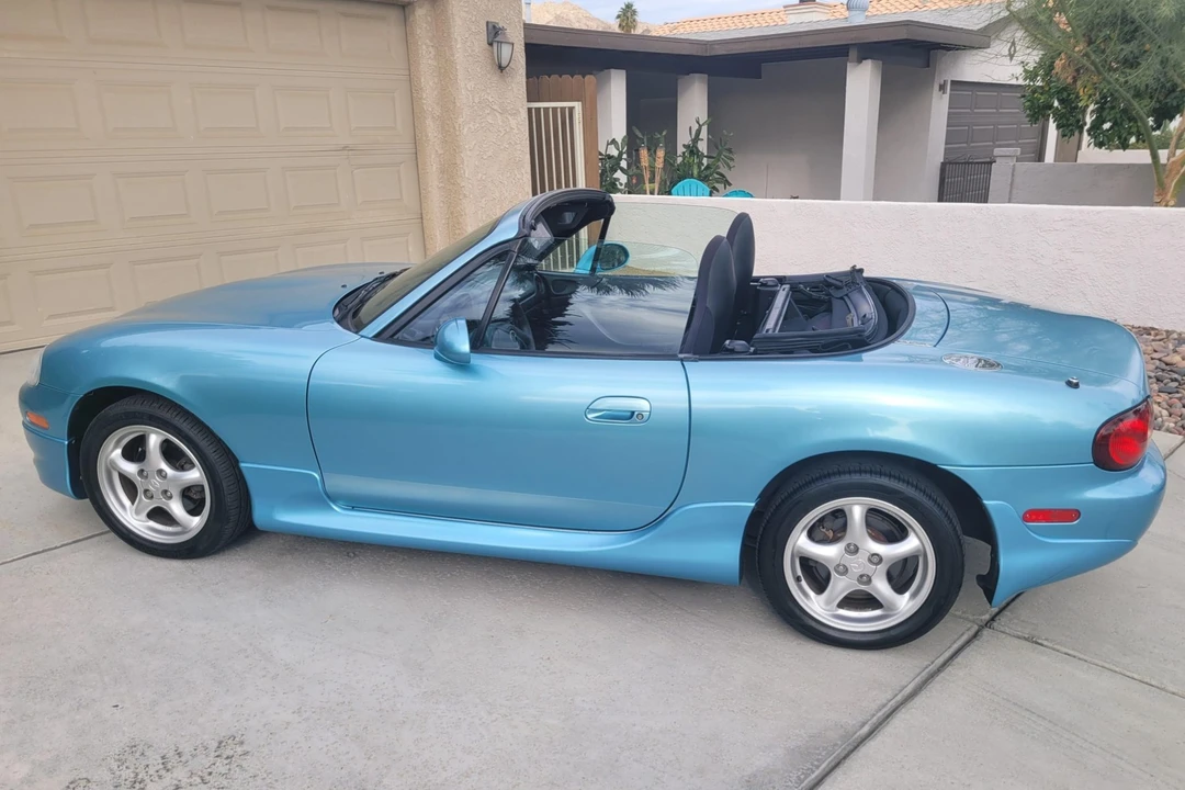 2001 Mazda NB MX-5 Miata - Image 3 of 31