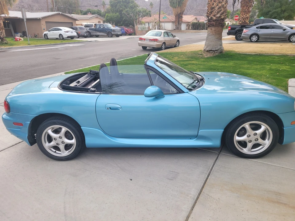 2001 Mazda NB MX-5 Miata - Image 9 of 31