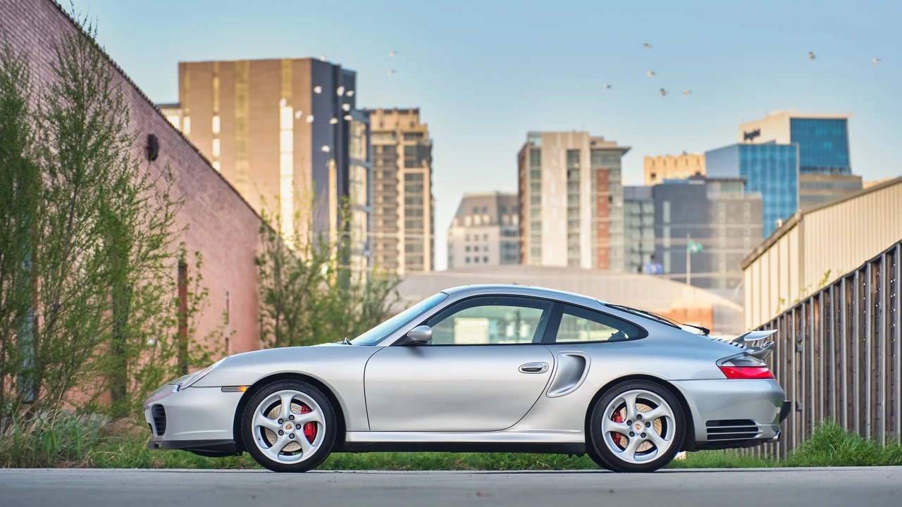 2001 Porsche 996 Turbo - Image 11 of 31