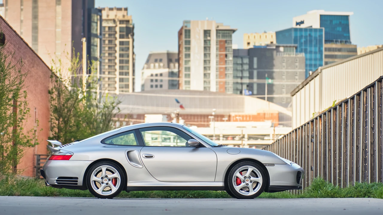2001 Porsche 996 Turbo - Image 12 of 31