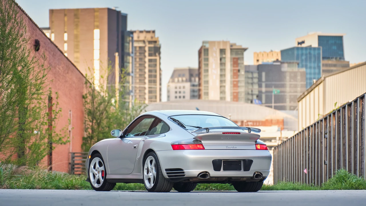 2001 Porsche 996 Turbo - Image 17 of 31