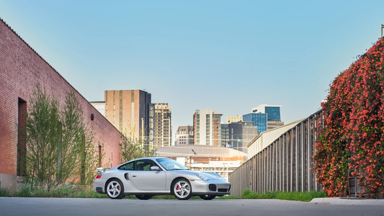 2001 Porsche 996 Turbo - Image 7 of 31