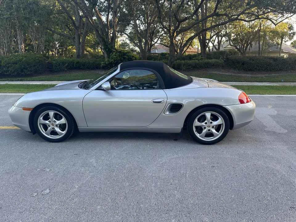 2001 Porsche 986 Boxster - Image 9 of 31