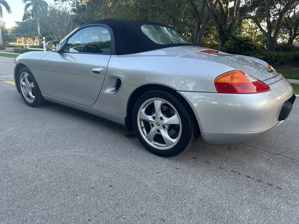 2001 Porsche 986 Boxster - Image 12 of 31