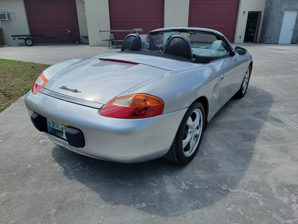 2001 Porsche 986 Boxster - Image 24 of 31