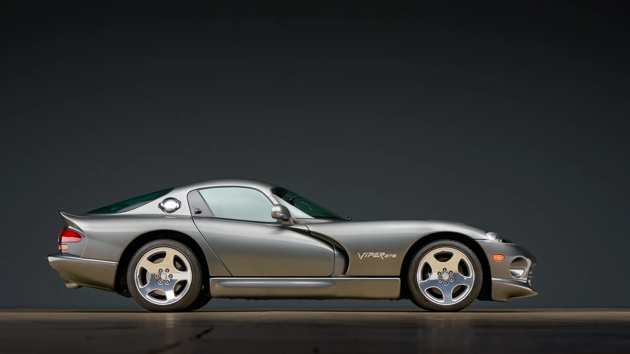 2002 Dodge Viper GTS 2nd Gen - Image 11 of 31