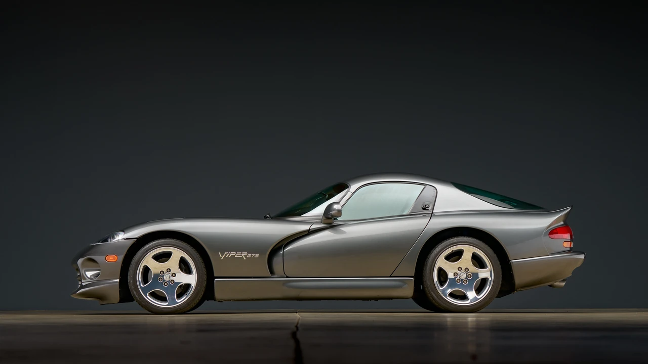 2002 Dodge Viper GTS 2nd Gen - Image 21 of 31