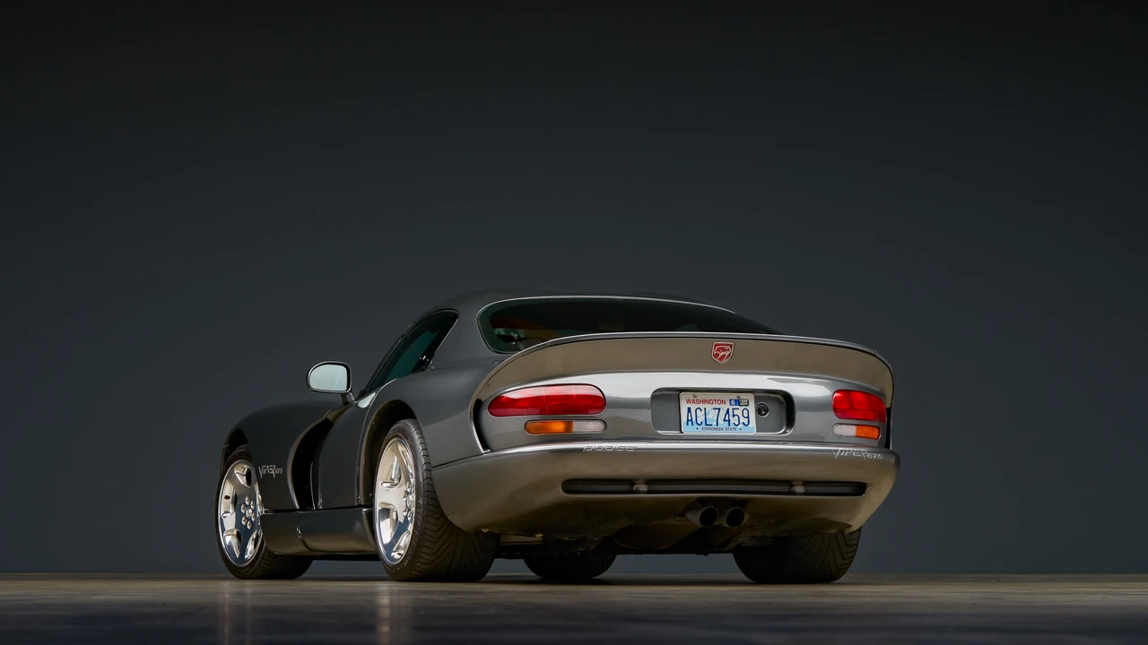 2002 Dodge Viper GTS 2nd Gen - Image 16 of 31