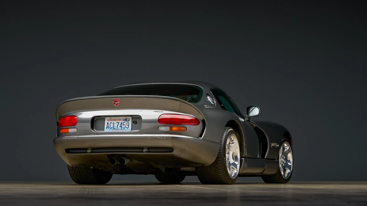 2002 Dodge Viper GTS 2nd Gen - Image 14 of 31