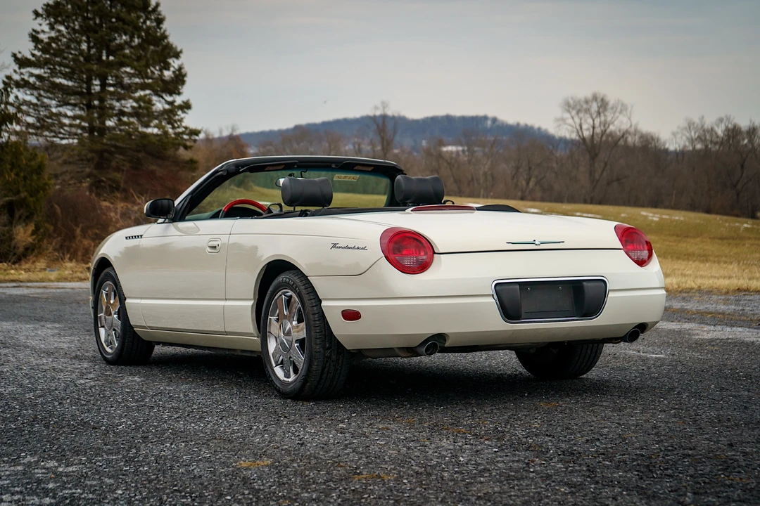 2002 Ford Thunderbird 11th Gen - Image 13 of 31