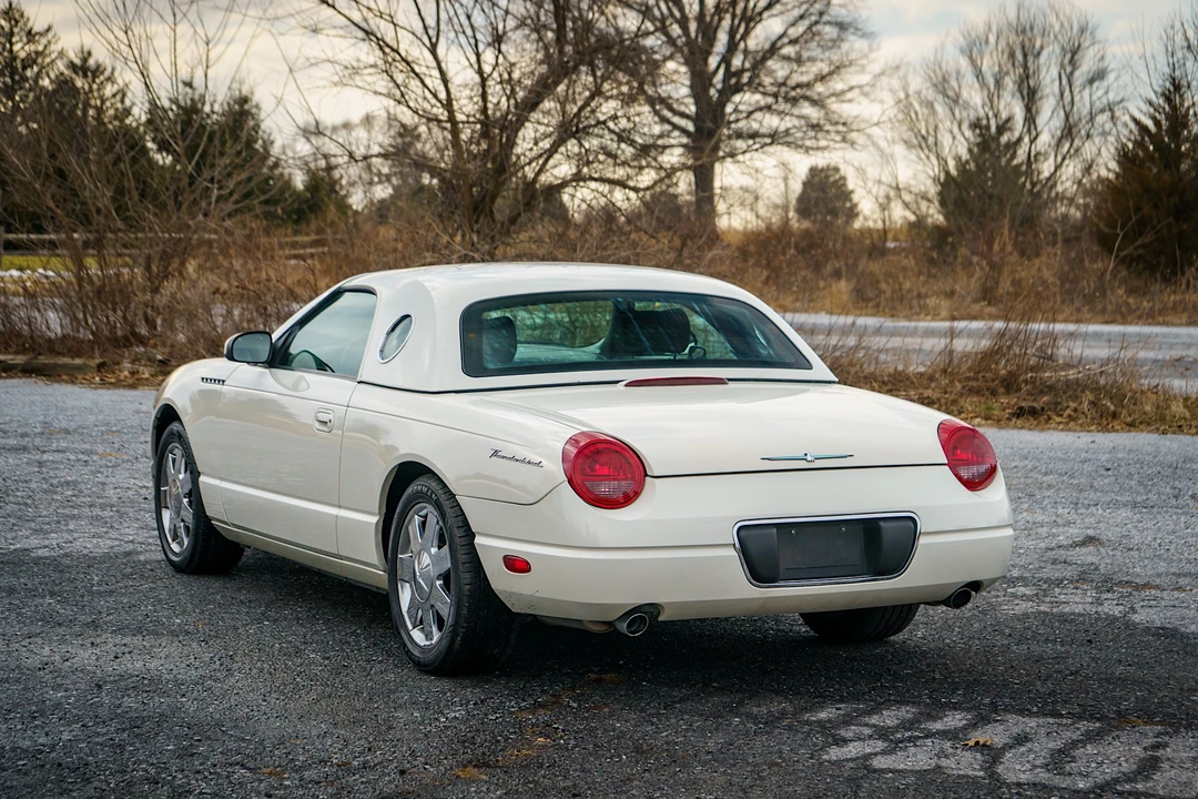 2002 Ford Thunderbird 11th Gen - Image 19 of 31