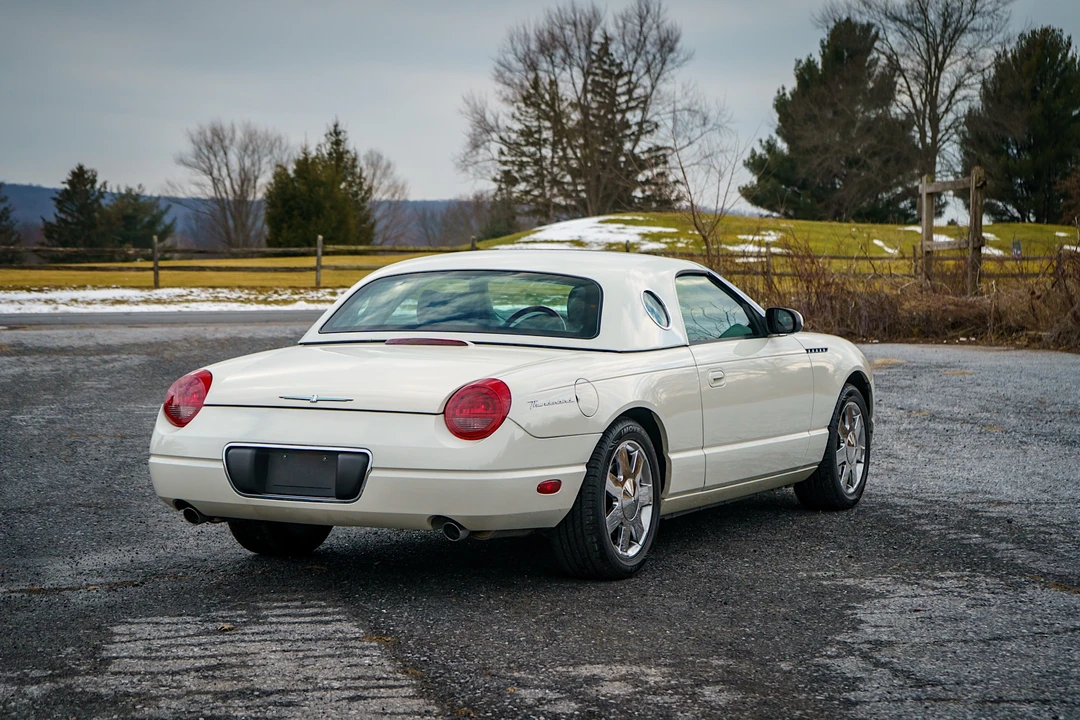2002 Ford Thunderbird 11th Gen - Image 21 of 31