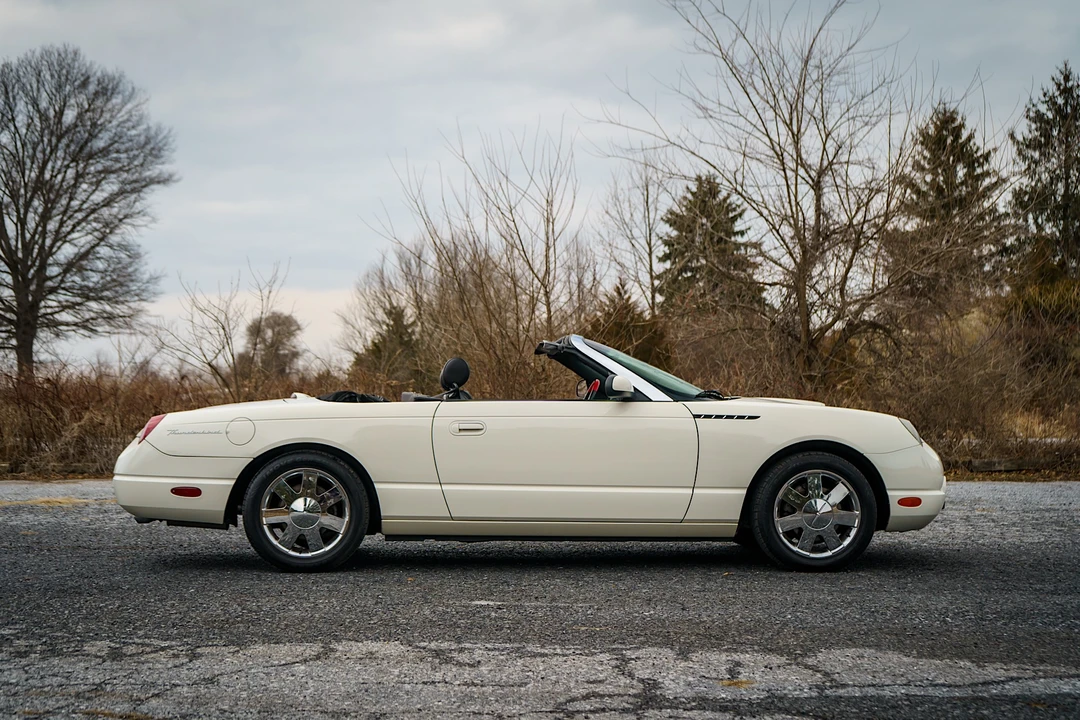 2002 Ford Thunderbird 11th Gen - Image 8 of 31