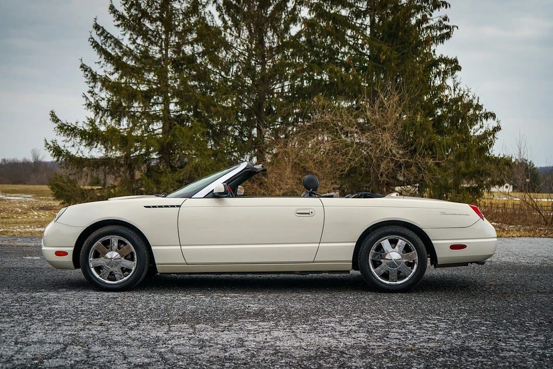 2002 Ford Thunderbird 11th Gen - Image 14 of 31