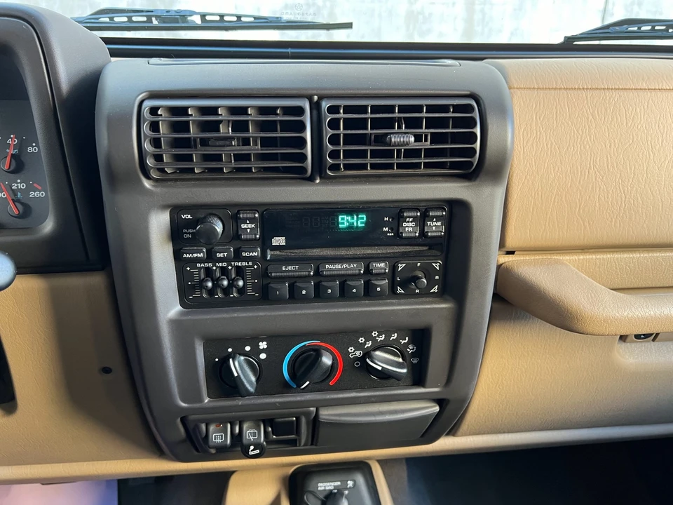 2002 Jeep TJ Wrangler - Image 21 of 31