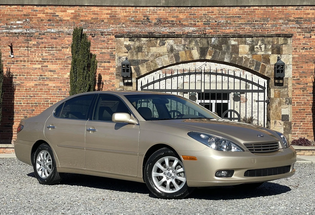 2002 Lexus ES 4th Gen - Image 2 of 31